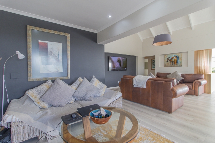 9 Bedroom Property for Sale in Olifantskop Western Cape